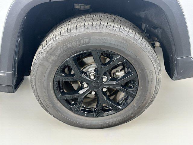 used 2024 Jeep Grand Cherokee car, priced at $28,387