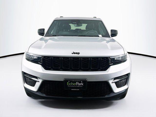 used 2024 Jeep Grand Cherokee car, priced at $28,387