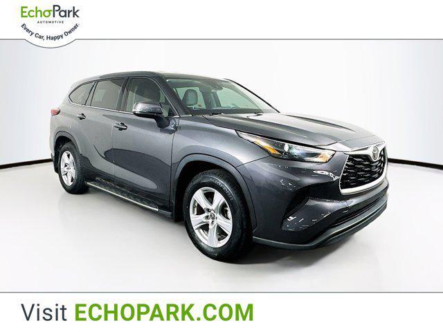 used 2022 Toyota Highlander car, priced at $27,897