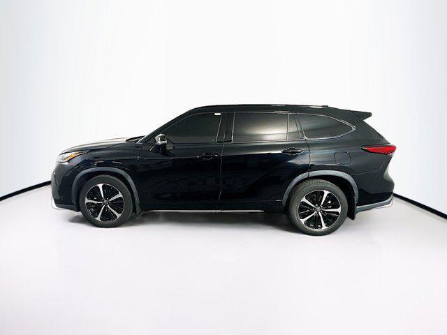 used 2021 Toyota Highlander car, priced at $30,997