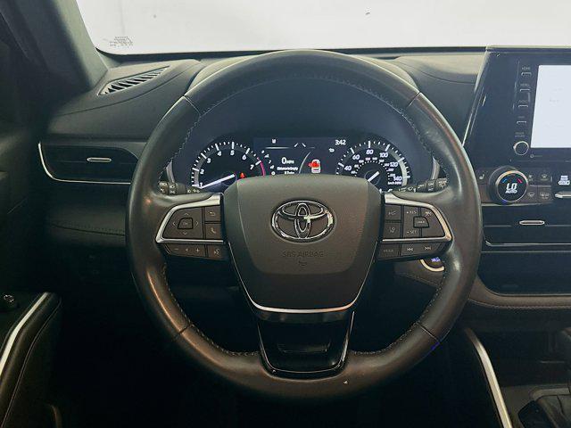 used 2021 Toyota Highlander car, priced at $30,997