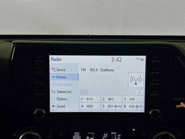 used 2021 Toyota Highlander car, priced at $30,997