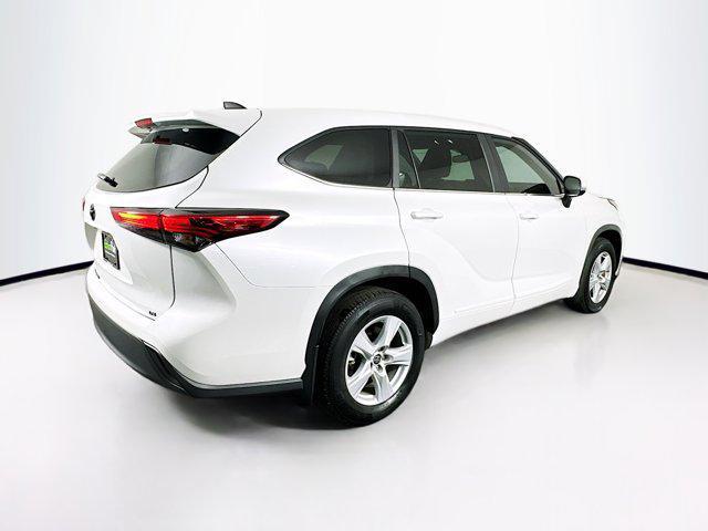 used 2023 Toyota Highlander car, priced at $29,697