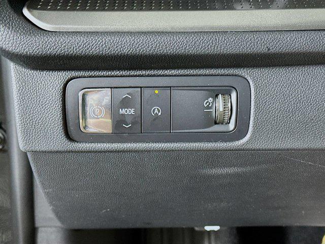 used 2025 Chevrolet Traverse car, priced at $35,997