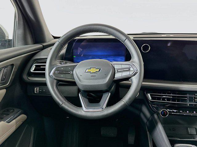 used 2025 Chevrolet Traverse car, priced at $35,997