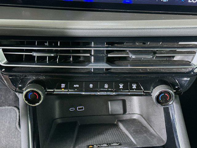used 2025 Chevrolet Traverse car, priced at $35,997