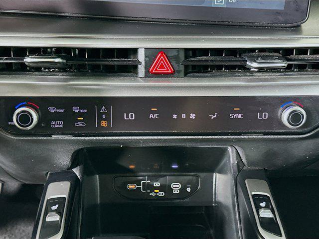 used 2024 Kia Sorento car, priced at $27,997