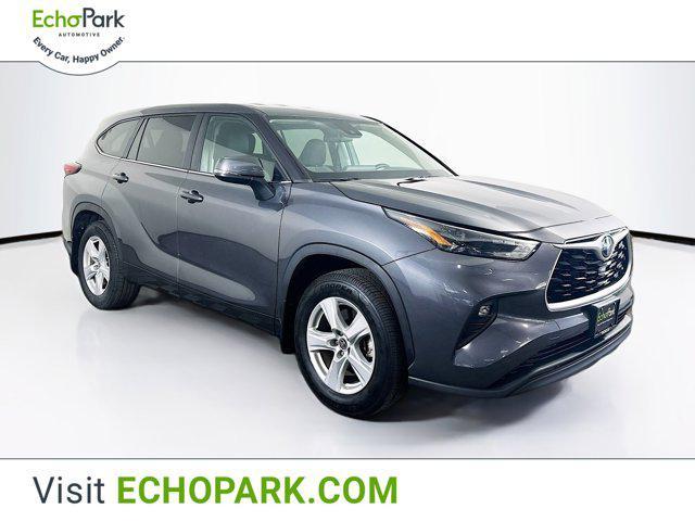 used 2023 Toyota Highlander car, priced at $32,987