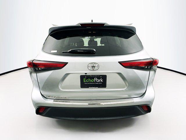 used 2022 Toyota Highlander car, priced at $28,197