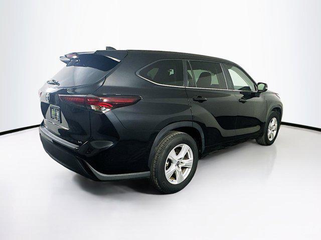 used 2024 Toyota Highlander car, priced at $31,487