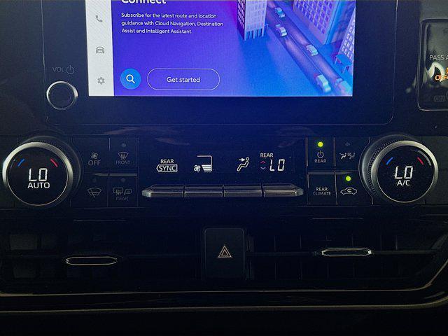 used 2024 Toyota Highlander car, priced at $31,487