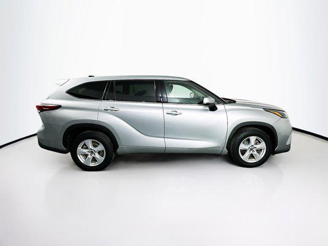 used 2022 Toyota Highlander car, priced at $27,697