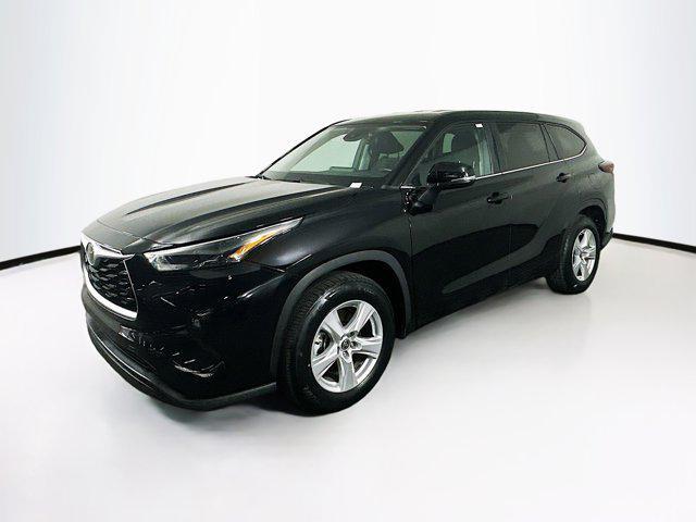 used 2024 Toyota Highlander car, priced at $31,397