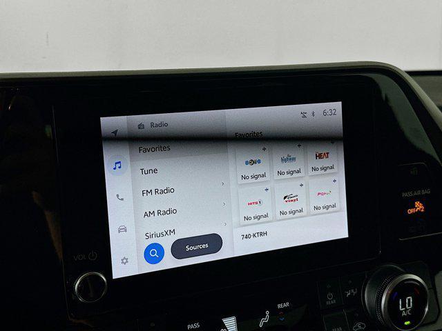 used 2024 Toyota Highlander car, priced at $31,397