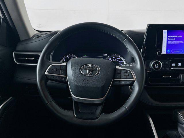 used 2024 Toyota Highlander car, priced at $31,397