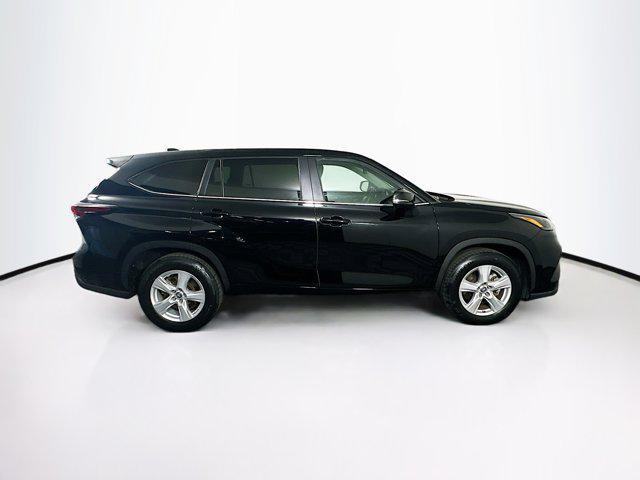 used 2024 Toyota Highlander car, priced at $31,397