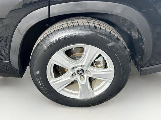 used 2024 Toyota Highlander car, priced at $31,397
