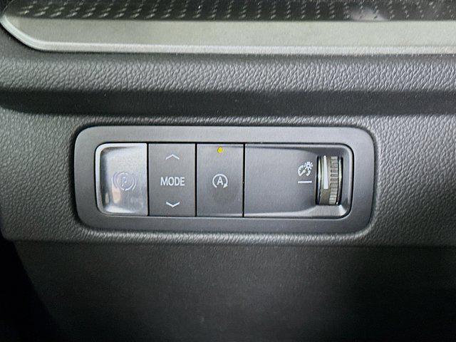 used 2024 Chevrolet Traverse car, priced at $33,687