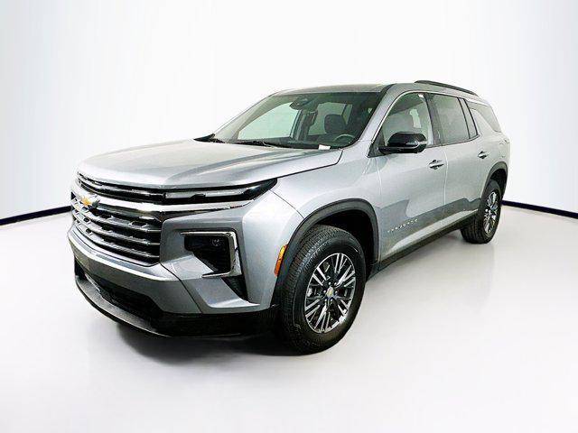 used 2024 Chevrolet Traverse car, priced at $33,687