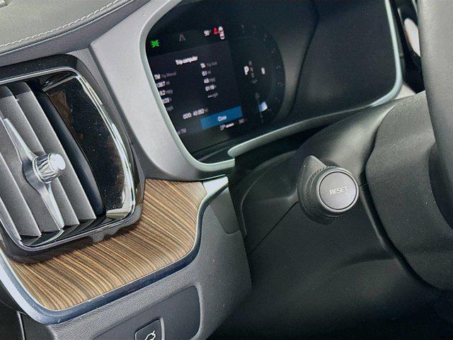 used 2023 Volvo XC60 car, priced at $33,897