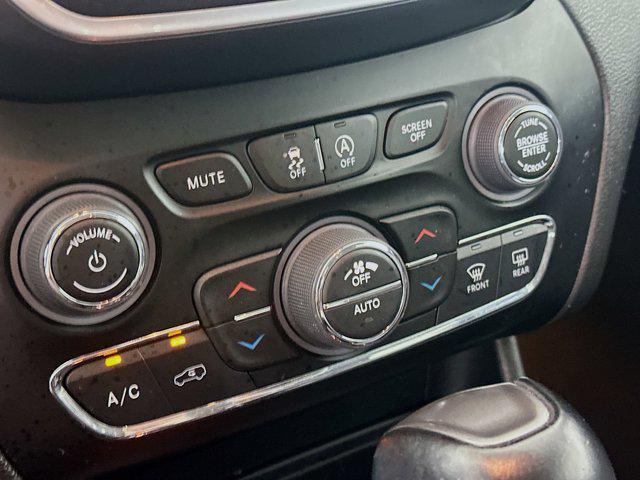 used 2023 Jeep Cherokee car, priced at $20,387