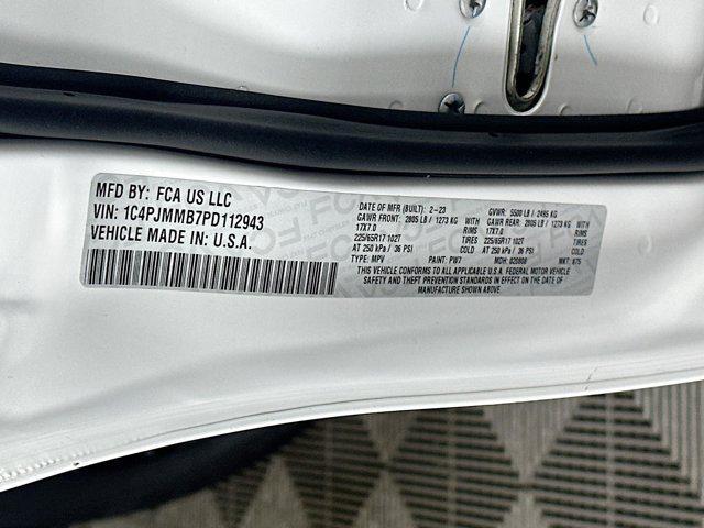 used 2023 Jeep Cherokee car, priced at $20,387