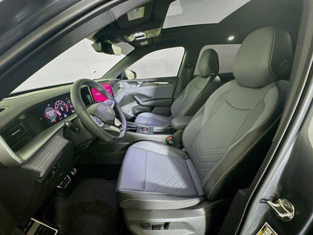 used 2025 Volkswagen Tiguan car, priced at $31,996