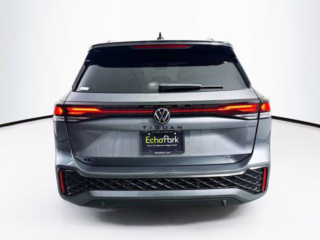used 2025 Volkswagen Tiguan car, priced at $31,996