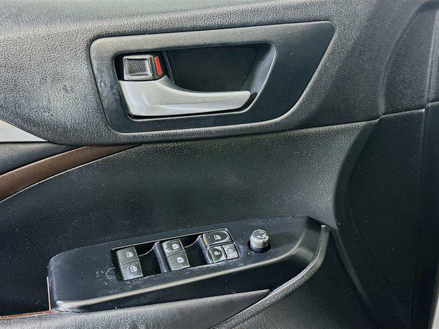 used 2014 Toyota Highlander car, priced at $11,496