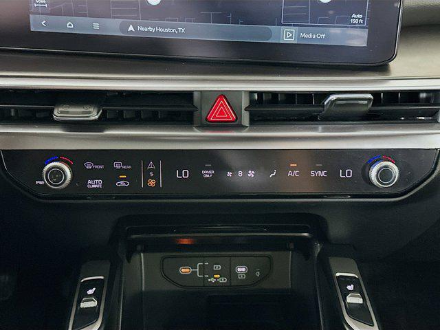 used 2025 Kia Sorento Hybrid car, priced at $31,597