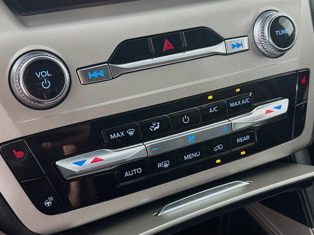 used 2024 Ford Explorer car, priced at $31,997