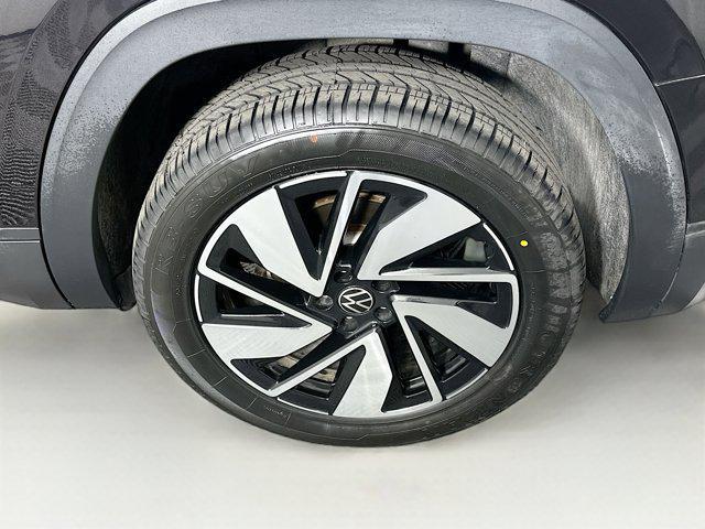 used 2024 Volkswagen Atlas car, priced at $27,996