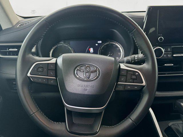 used 2024 Toyota Highlander car, priced at $37,589