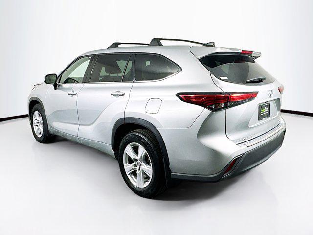 used 2022 Toyota Highlander car, priced at $27,897