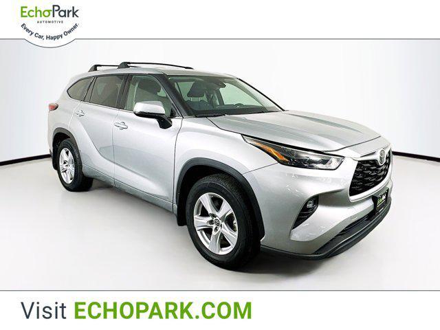 used 2022 Toyota Highlander car, priced at $27,897