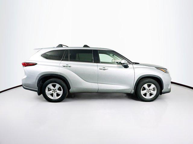 used 2022 Toyota Highlander car, priced at $27,897