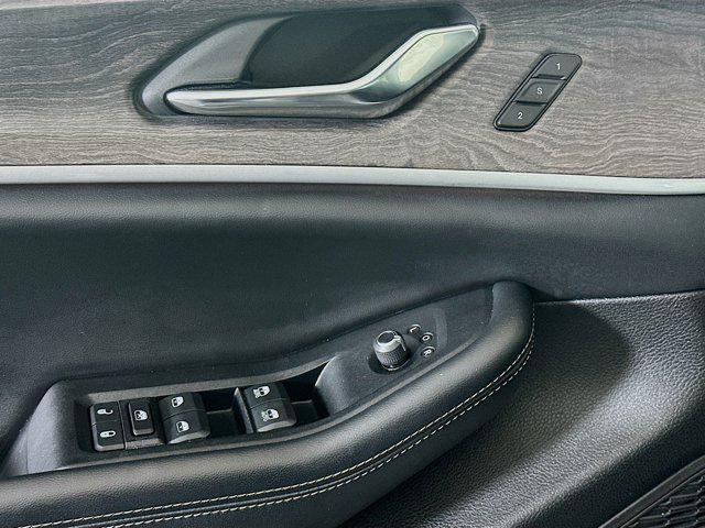 used 2024 Jeep Grand Cherokee car, priced at $29,987