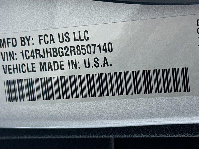 used 2024 Jeep Grand Cherokee car, priced at $29,987