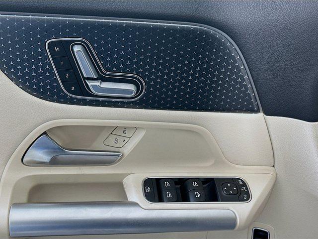 used 2025 Mercedes-Benz GLA 250 car, priced at $31,996