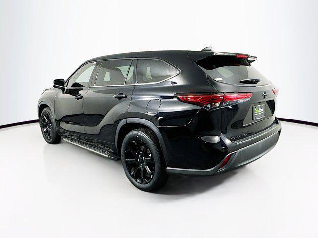 used 2022 Toyota Highlander car, priced at $30,989