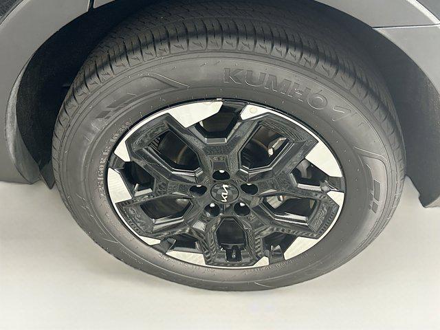 used 2024 Kia Sorento car, priced at $28,297