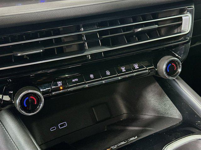 used 2024 Chevrolet Traverse car, priced at $33,996