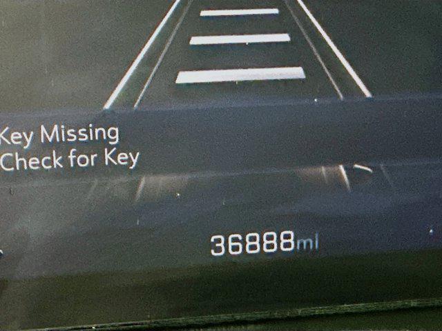 used 2024 Chevrolet Traverse car, priced at $33,996