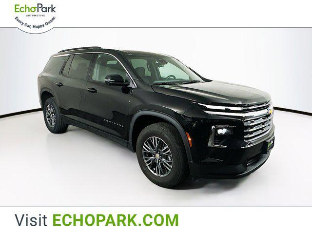 used 2024 Chevrolet Traverse car, priced at $33,996