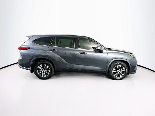 used 2021 Toyota Highlander car, priced at $25,496