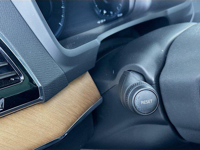 used 2022 Volvo XC90 car, priced at $35,797