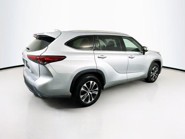 used 2021 Toyota Highlander car, priced at $26,797