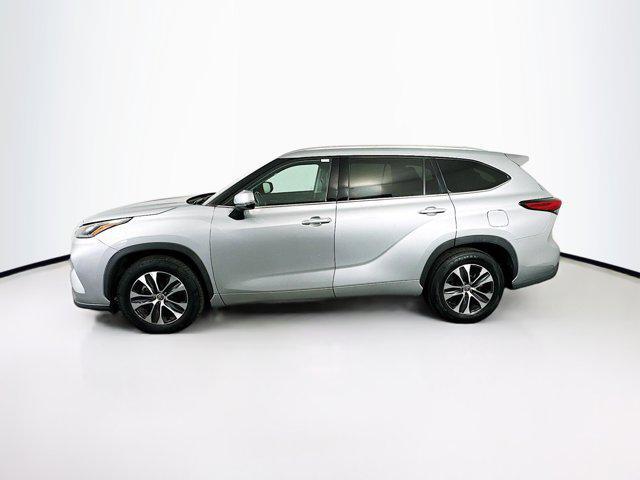 used 2021 Toyota Highlander car, priced at $26,797