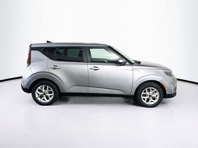 used 2024 Kia Soul car, priced at $14,996