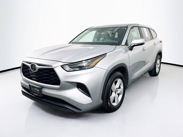 used 2023 Toyota Highlander car, priced at $31,997